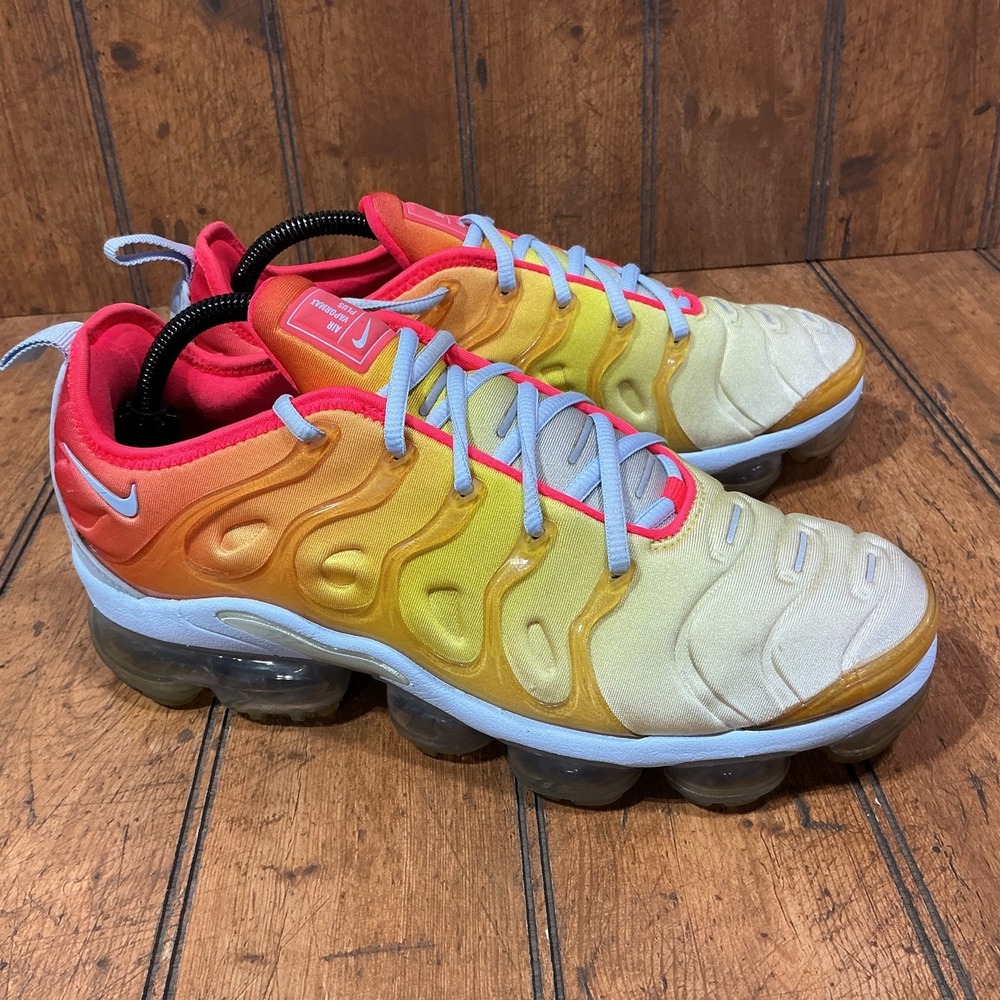 Nike Air Vapormax Plus Sunrise Womens 10 Yellow Orange Ombre Athletic Sneakers